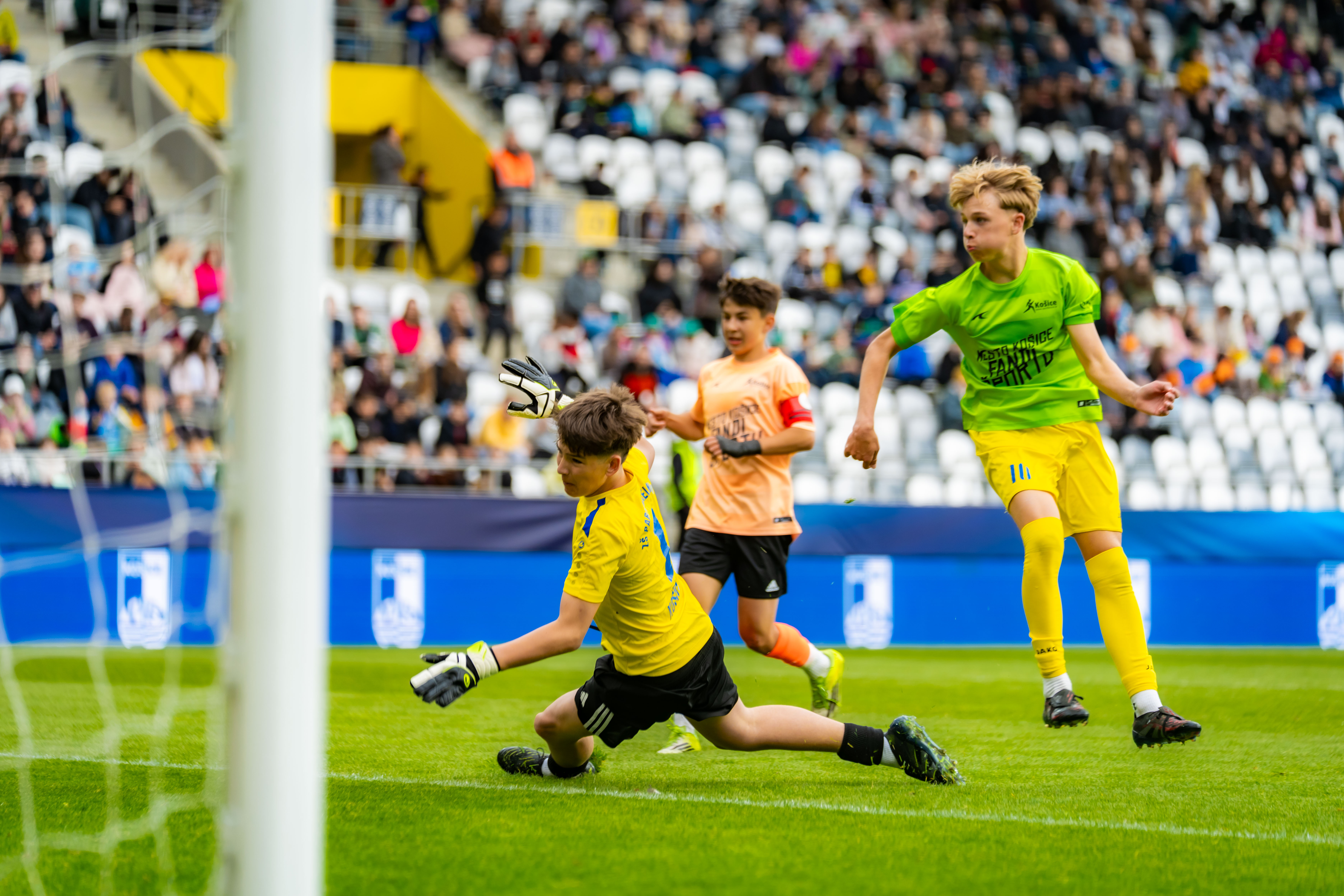 Finalovy futbalovy turnaj ZS mesta Kosice-1-91
